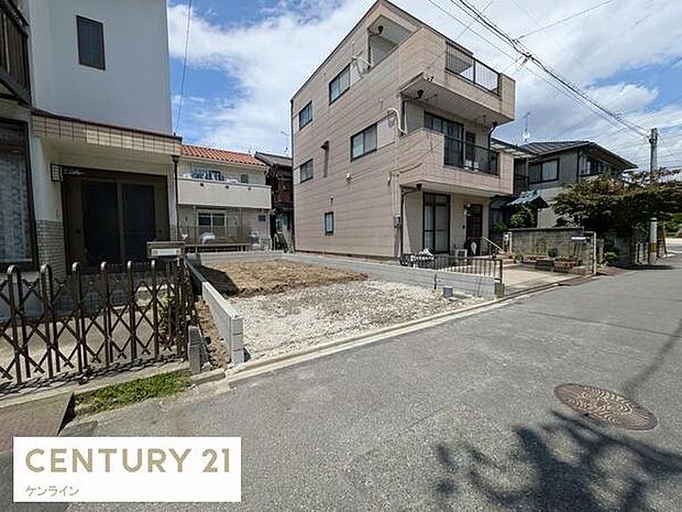 お問い合わせはセンチュリー21ケンラインまで。ご見学予約受付中　TEL0120-111-231建築中につき、同施工物件のご案内もお任せください！