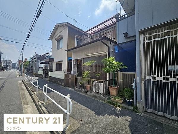 地下鉄桜通線・名城線の2路線利用で、名古屋・栄・金山まで乗換なしの好アクセス！東側9m公道面で陽当り・安全性も良好です。