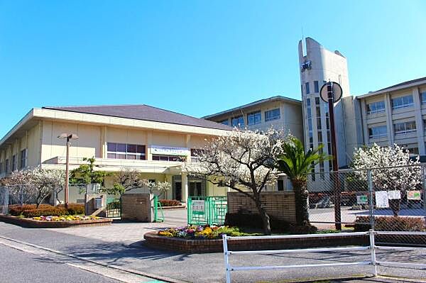 広島市立城山北中学校まで1000m