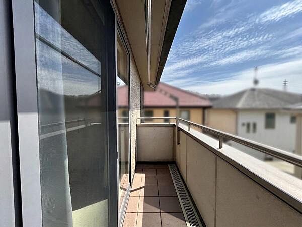 バルコニーからたっぷりの光を享受