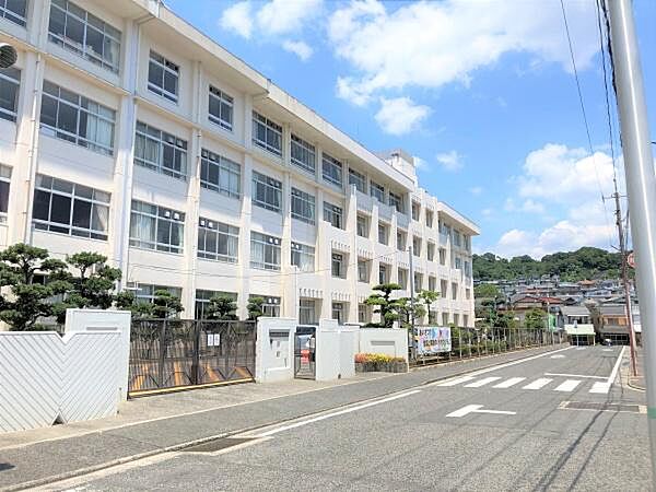 広島市立口田東小学校まで1600m、広島市立口田東小学校まで徒歩20分