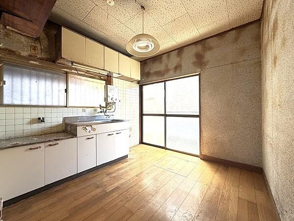 約4.5帖のダイニングキッチン