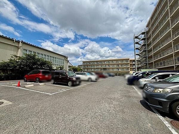 敷地内駐車場です！