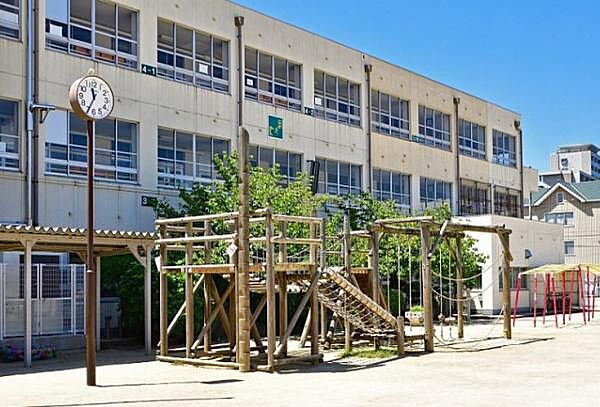 堺市立市小学校まで400m