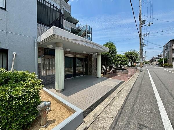 マンション出入口です！
