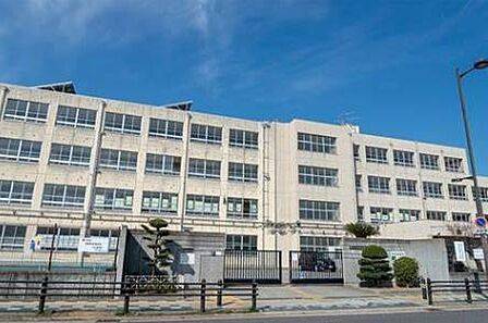 堺市立浅香山中学校まで880m