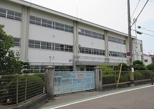 藤井寺市立藤井寺南小学校まで540m