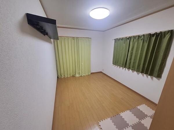 洋室のお部屋です！※生成AIにより家具等撤去しております。