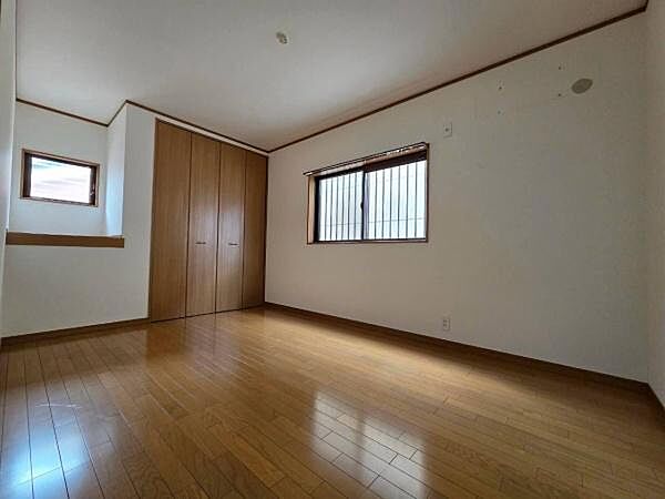 約6.7帖の収納付き洋室です！