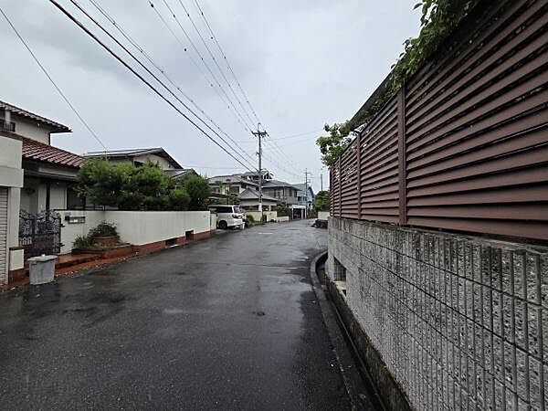 前面道路を含めた現地の様子です！