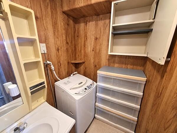 独立洗面台です！※生成AIにより家具等撤去しております。