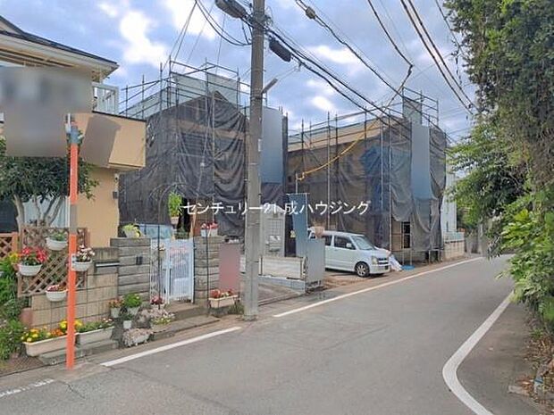 前面道路含む現地写真です