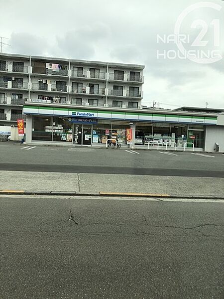 ファミリーマート 羽村市役所通店まで464m
