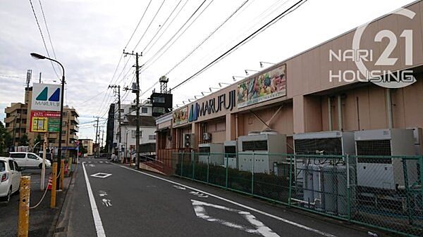 マルフジ　福生店まで586m