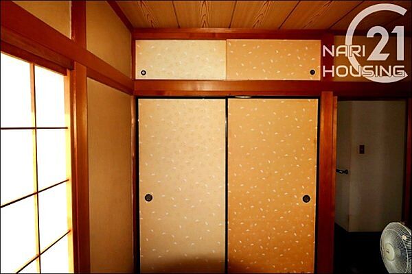 各部屋に収納スペースがあります