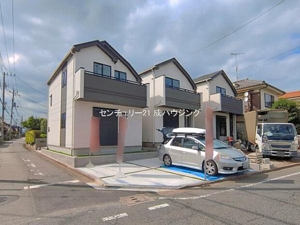 前面道路含む現地写真です