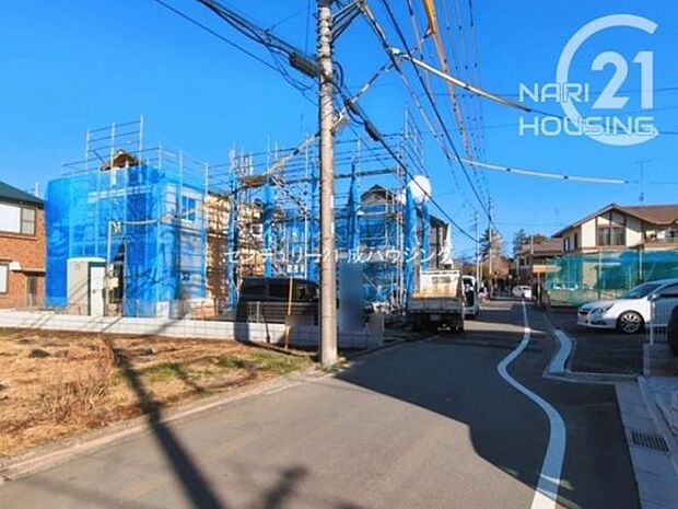 前面道路含む現地写真です