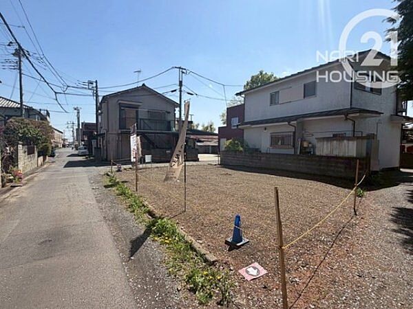 前面道路含む現地写真です