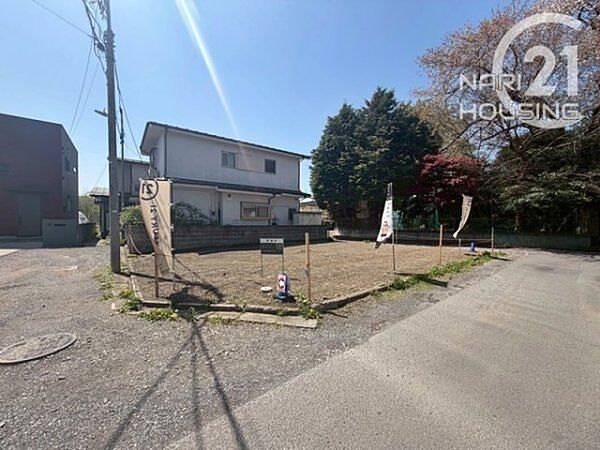 前面道路含む現地写真です