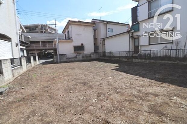 前面道路含む現地写真です