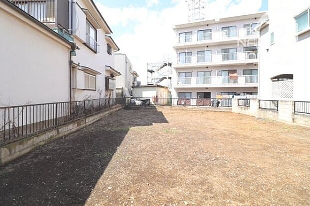 前面道路含む現地写真です