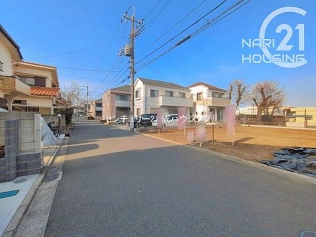 前面道路含む現地写真です