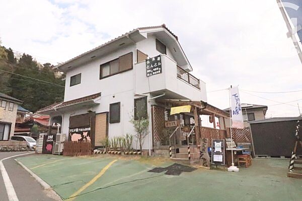 定食屋とんとんまで89m