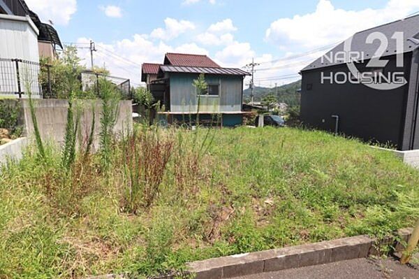 学区域の小学校まで徒歩約20分