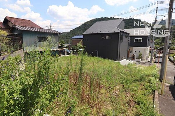前面道路含む現地写真です