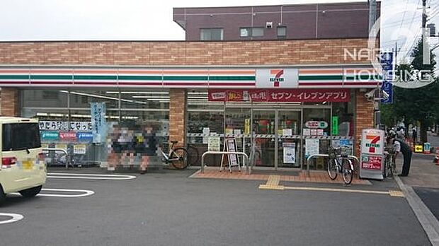 セブンイレブン小作駅西口店まで377m