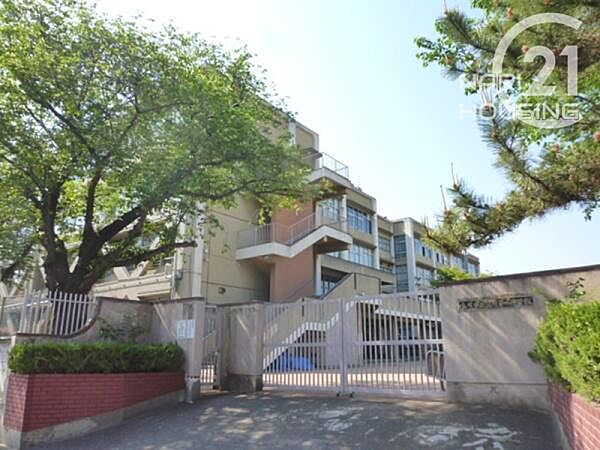 立川市立立川第八中学校まで826m
