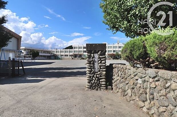 あきる野市立増戸小学校まで480m