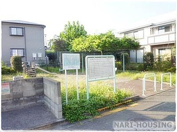 朝日町五丁目児童遊園まで882m