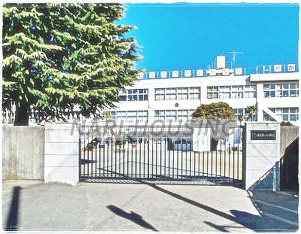 昭島市立拝島第一小学校まで429m