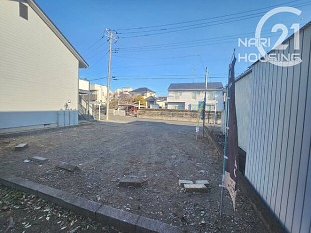 前面道路含む現地写真です