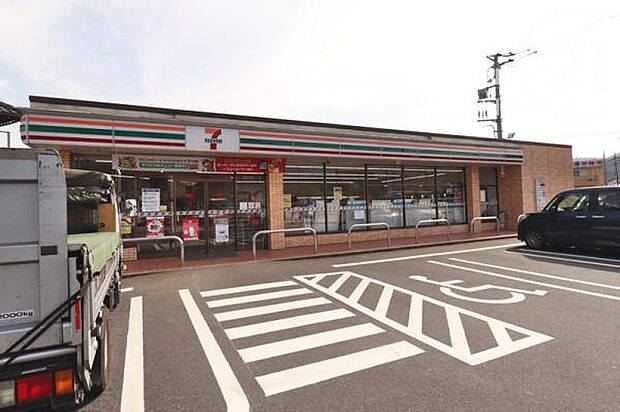 セブンイレブン 武蔵五日市駅前店まで1193m
