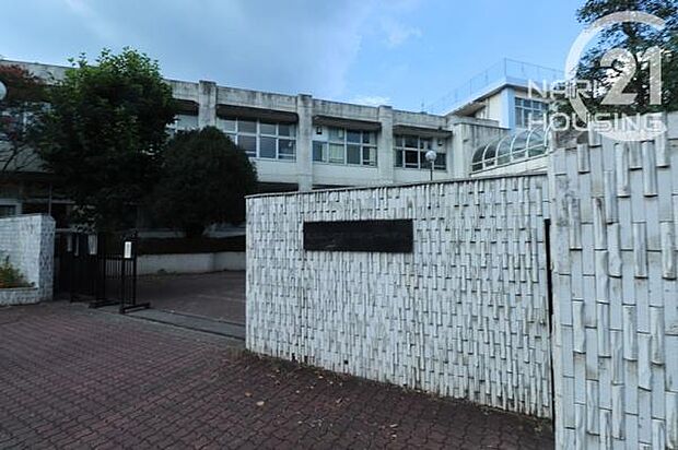 羽村市立羽村第一中学校まで1124m