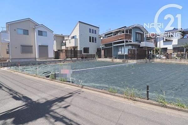前面道路含む現地写真です