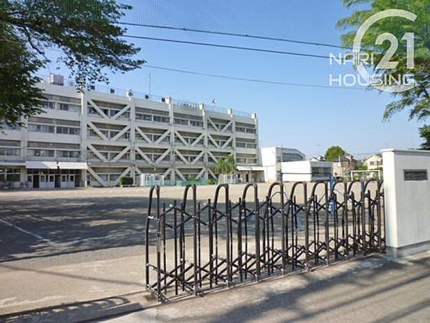 立川市立南砂小学校まで979m