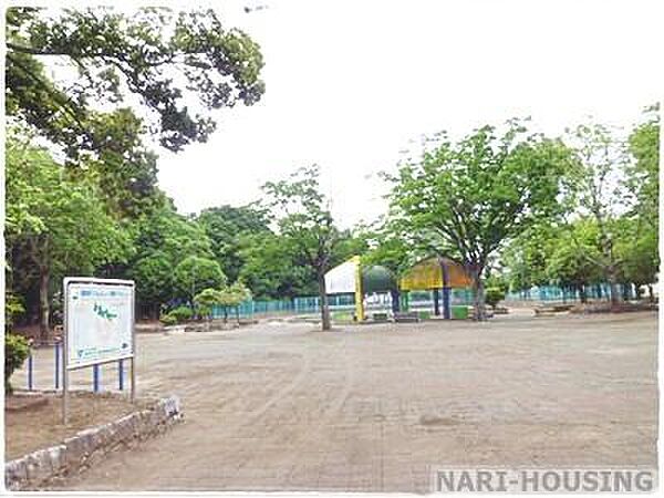 オカネ塚公園まで561m