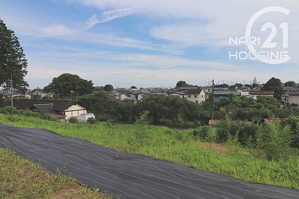 前面道路含む現地写真です