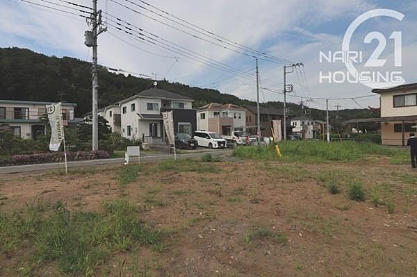 前面道路含む現地写真です