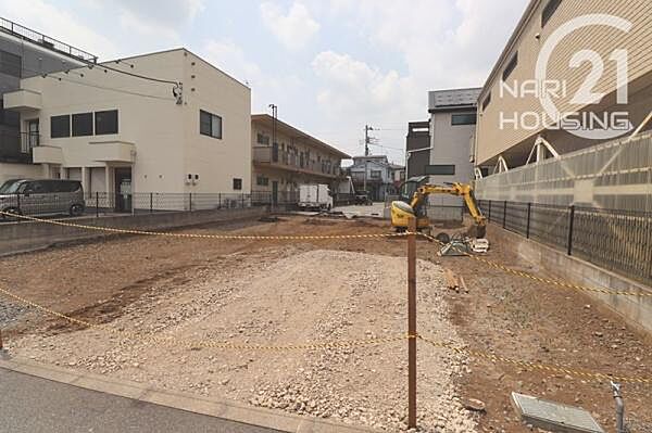 前面道路含む現地写真です