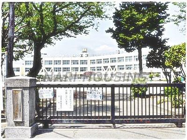 昭島市立拝島第三小学校まで743m