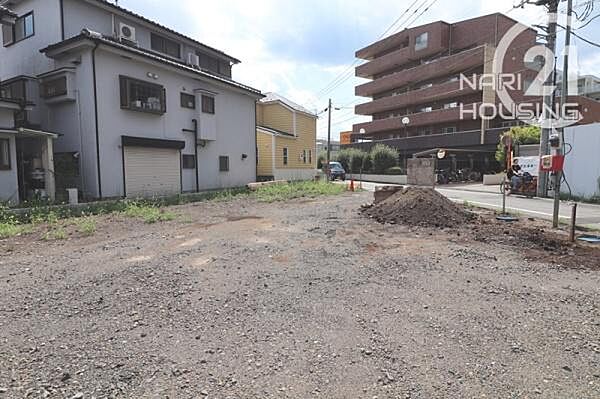 前面道路含む現地写真です