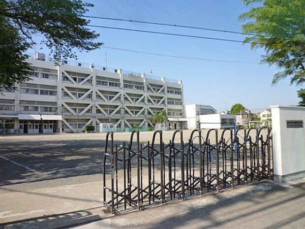 立川市立南砂小学校まで622m