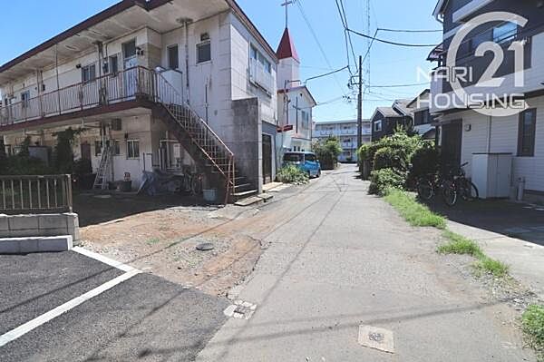 前面道路含む現地写真です