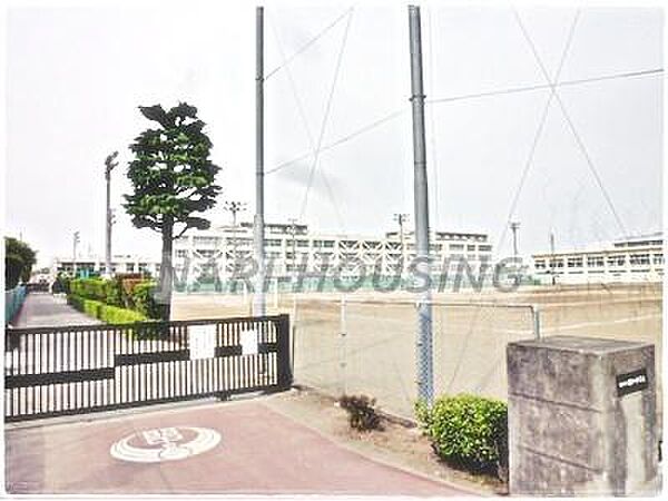 昭島市立昭和中学校まで1126m