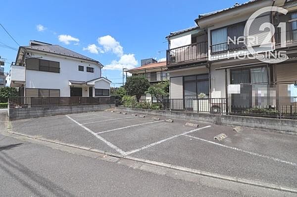 前面道路含む現地写真です