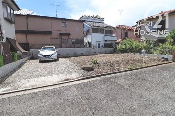 前面道路含む現地写真です